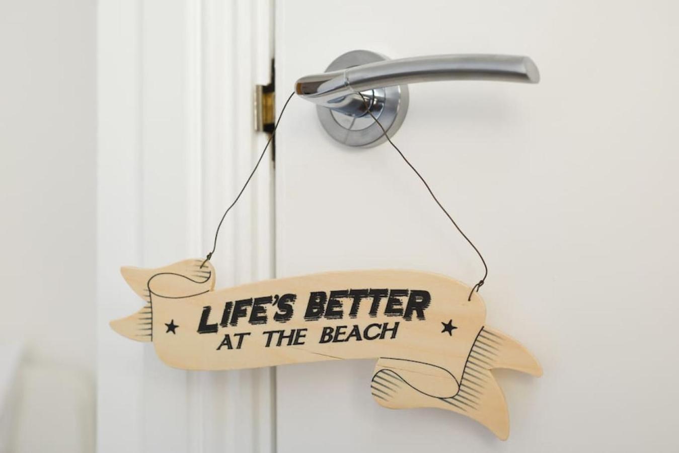 Air Maison - Stunning Beach Front Apartment ポーツマス エクステリア 写真