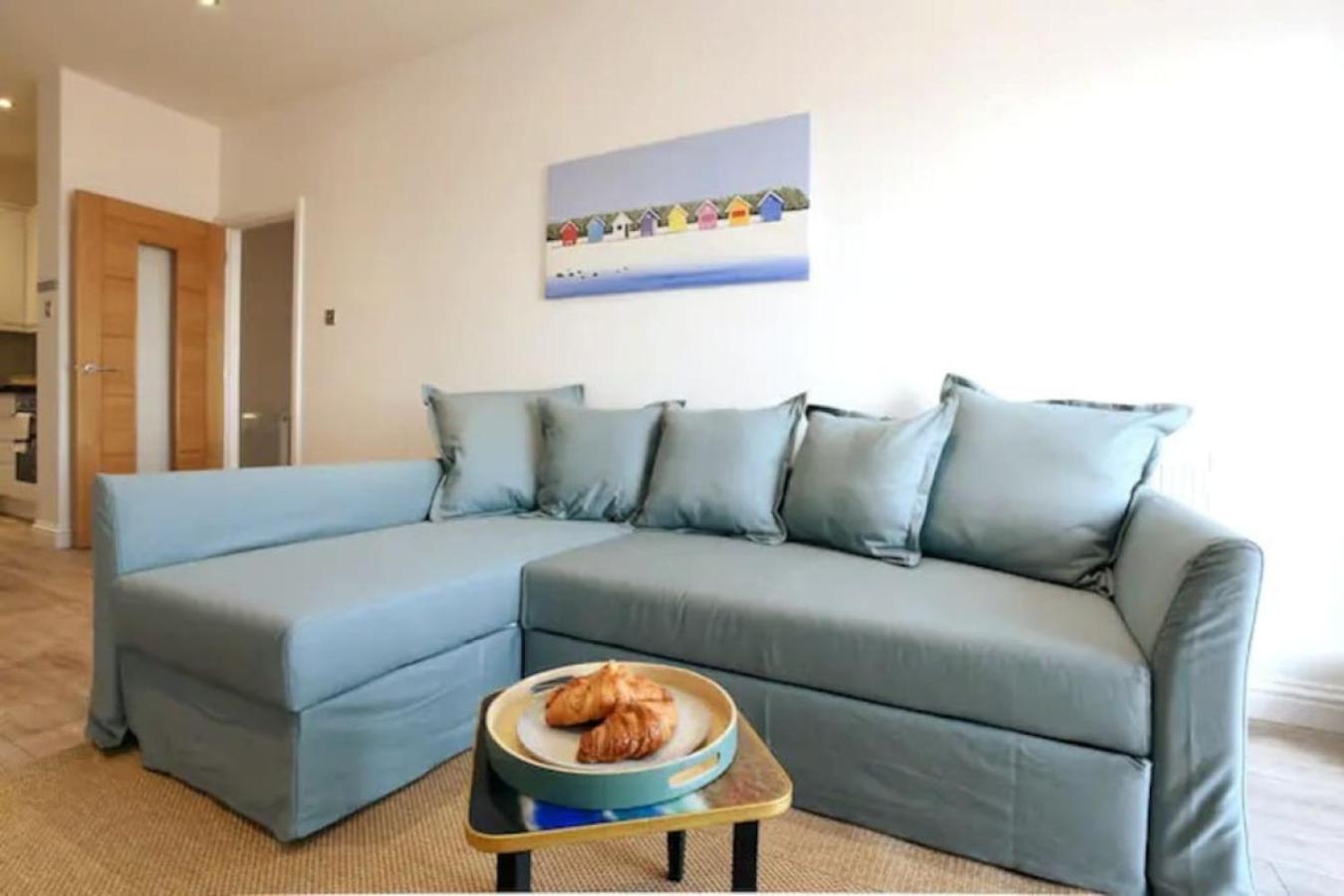 Air Maison - Stunning Beach Front Apartment ポーツマス エクステリア 写真